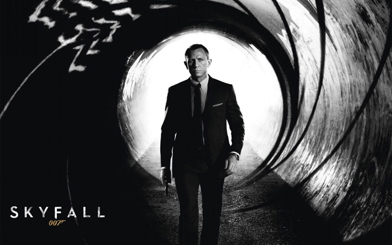 Hotshots Movie Review of Skyfall